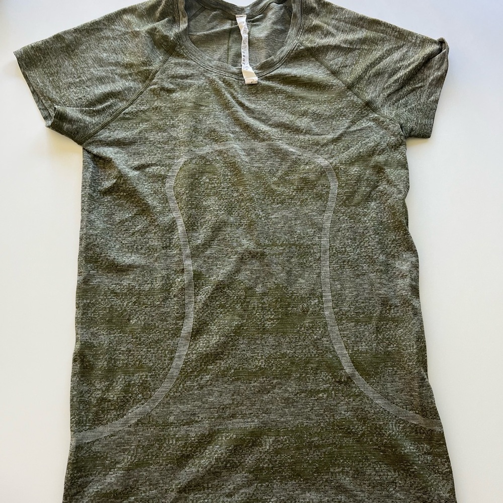 Lululemon Athletica Olive Short Sleeve Top